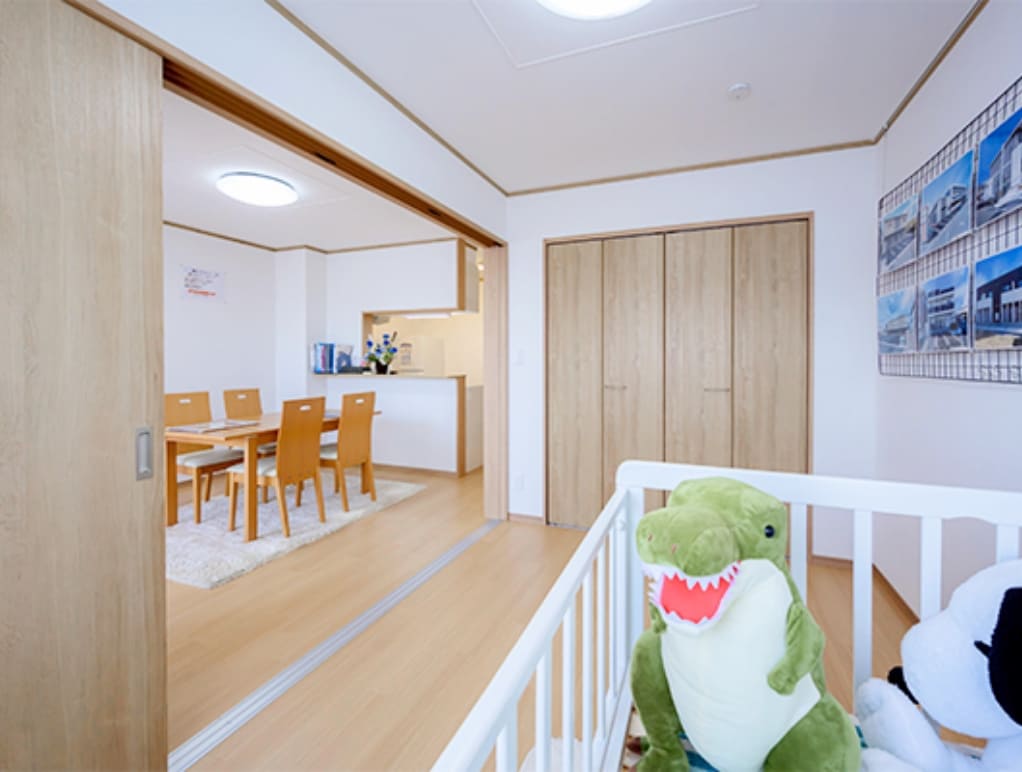 ミユキ商事 アンジェリーク アパート 南側洋室 リビング