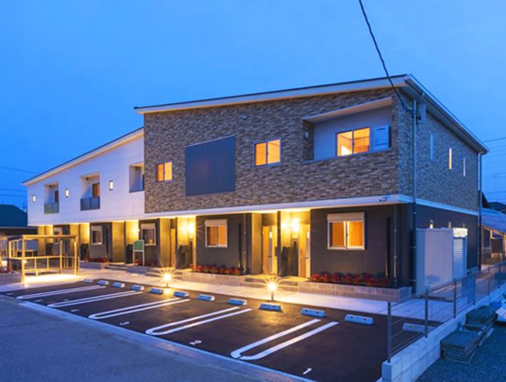 ミユキ商事 アンジェリーク アパート 建物外観 夜景