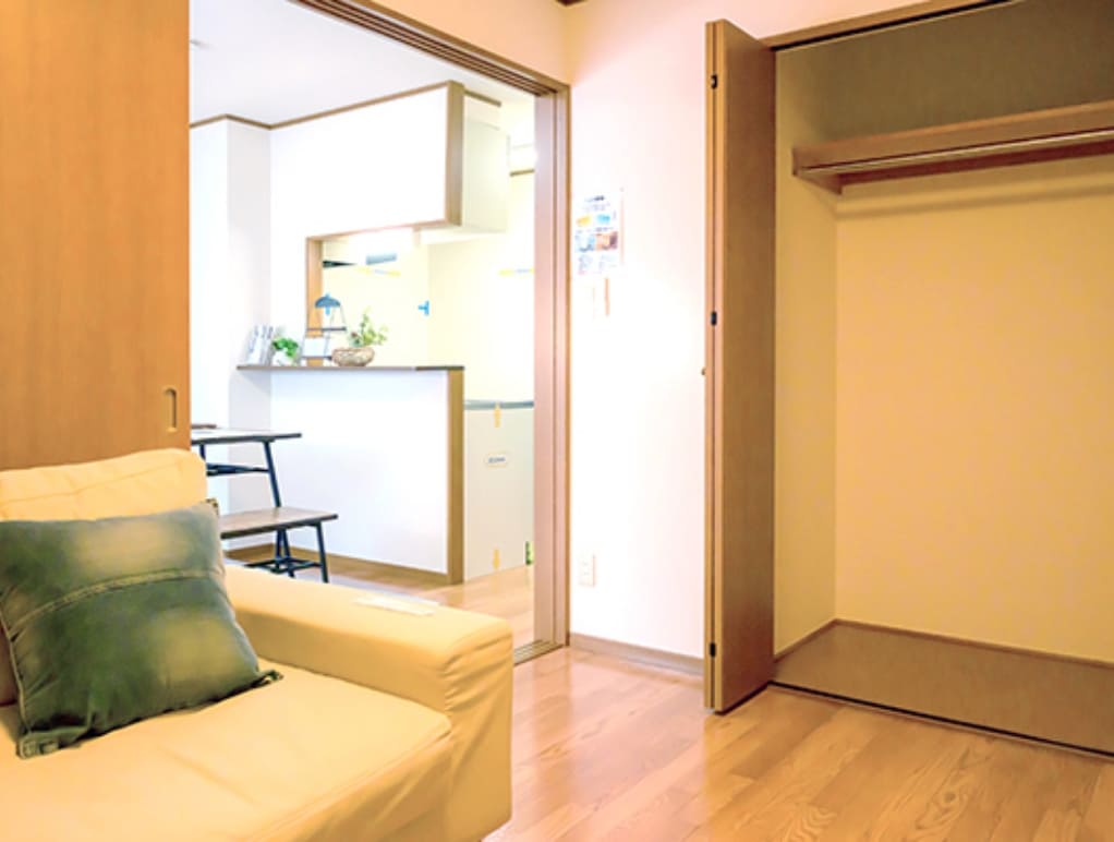 ミユキ商事 ヴィラ葵 アパート 南側洋室 リビング